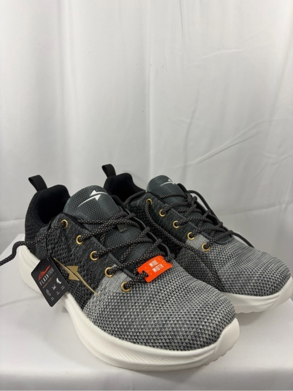 NWT Northside Sport Men’s Size 9.5 Gray Black Knit Athletic Sneakers